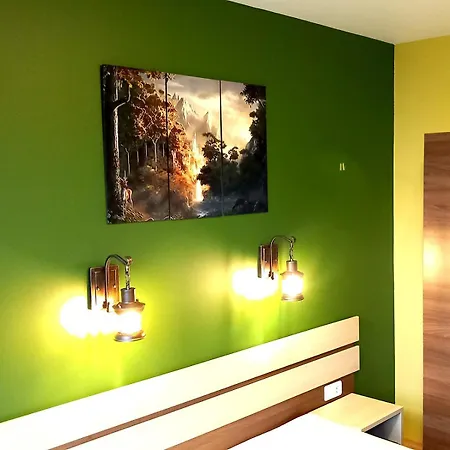 Belmont's Dragon Nest - 1bd Apartment *