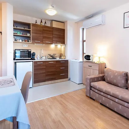 Cozy Mountain-view In Belmont, By Flat Mаnager 公寓