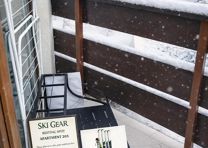 Cozy Mountain-view In Belmont, By Flat Mаnager 公寓 班斯科